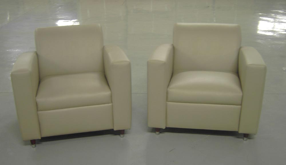 Townsend Leather's Taj Pearlized Cowhide White