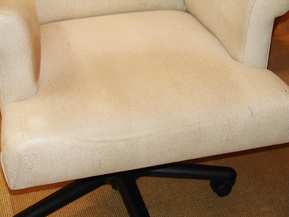 Townsend Leather's Fierce Fish Cowhide Old Lace Stingray